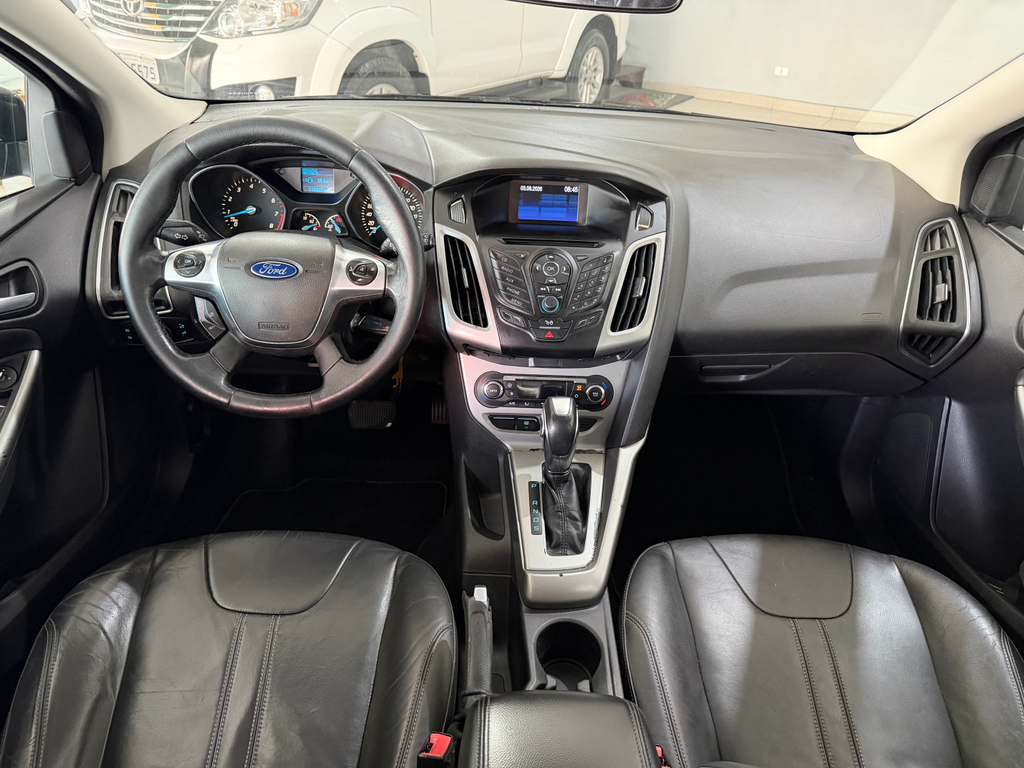 Ford Focus Preto