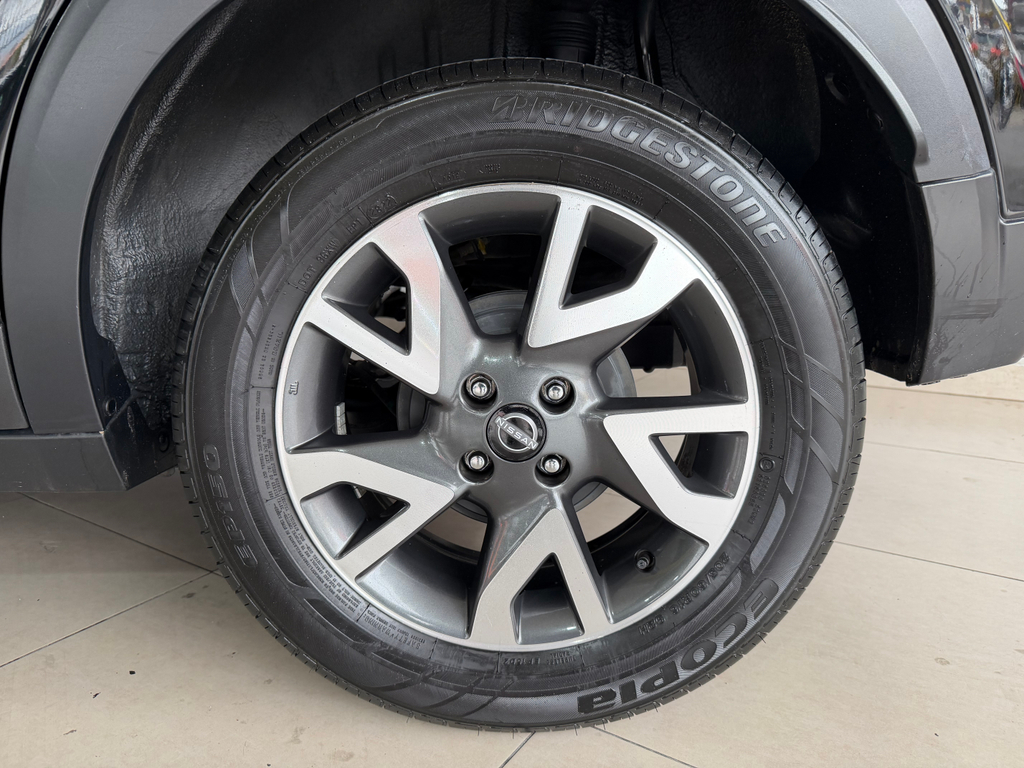 Nissan Kicks Preto