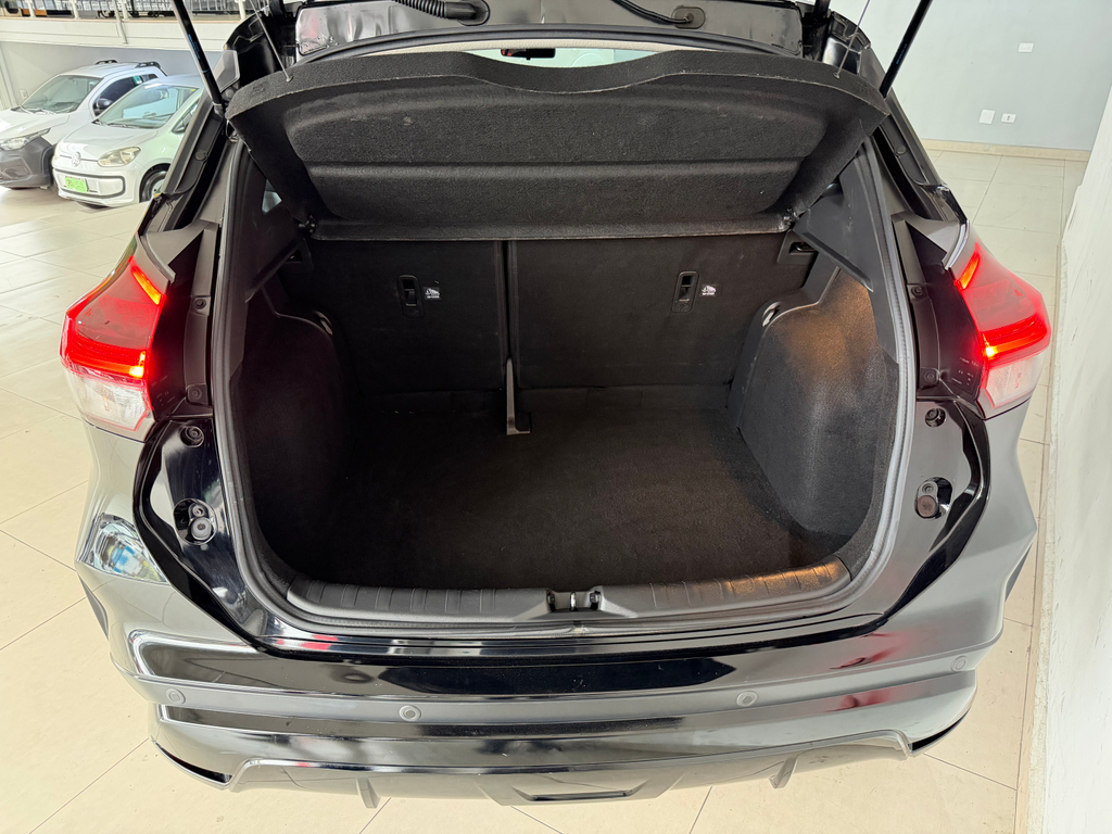 Nissan Kicks Preto