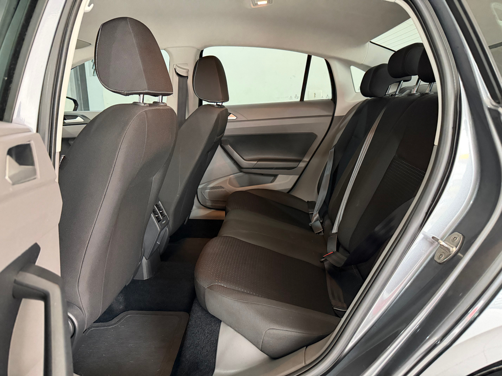 Volkswagen Virtus Cinza