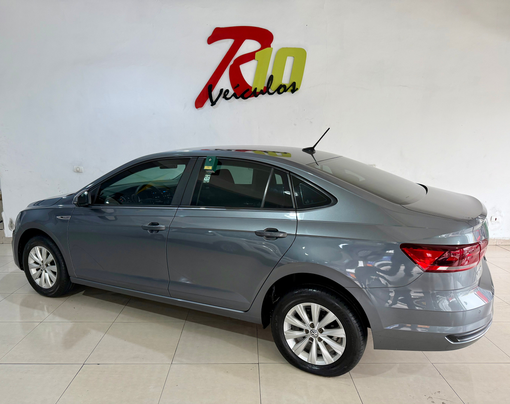 Volkswagen Virtus Cinza