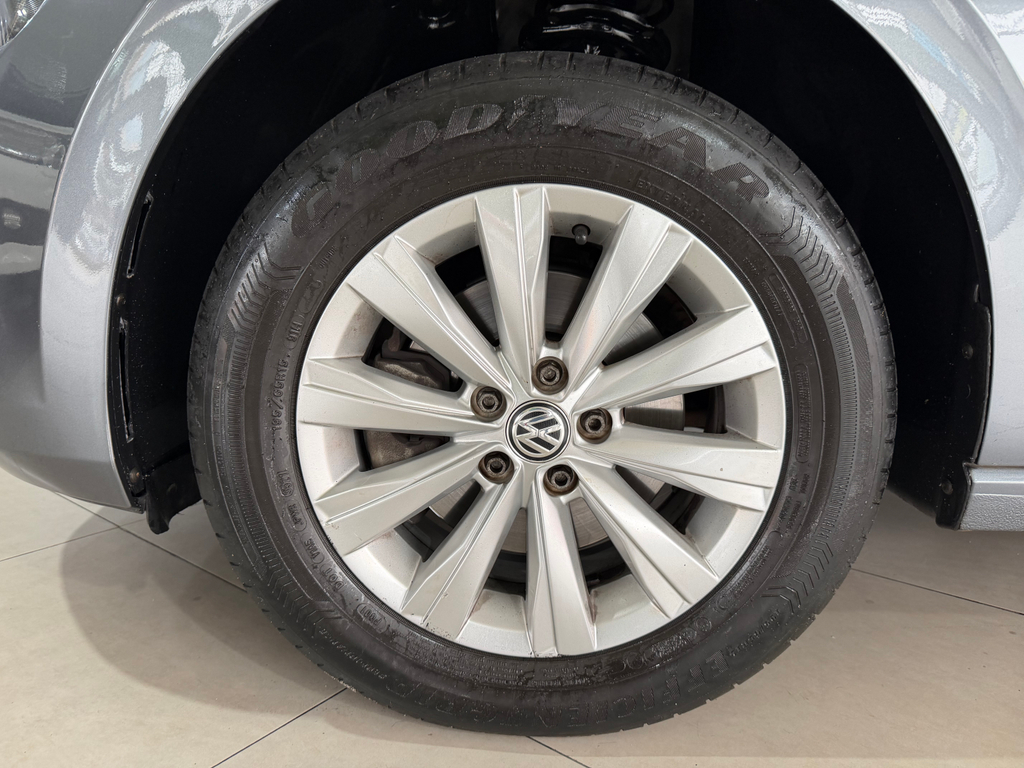 Volkswagen Virtus Cinza