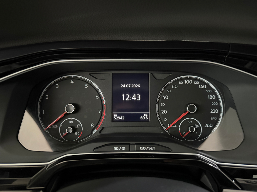 Volkswagen Virtus Cinza