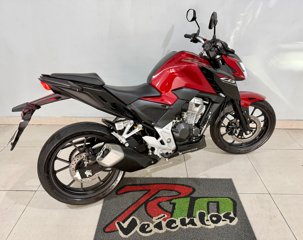 Honda CB 300F Vermelho