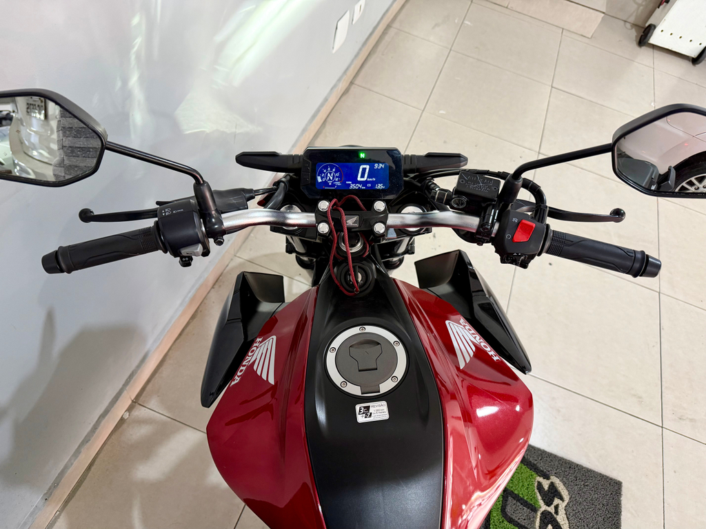 Honda CB 300F Vermelho