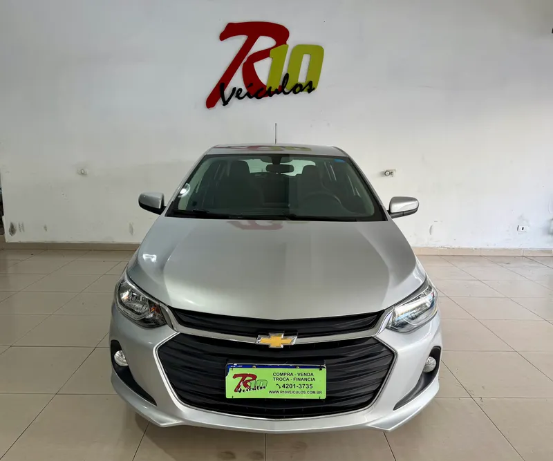 Chevrolet Onix Prata