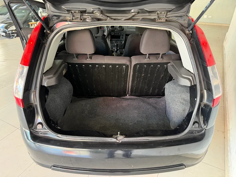 Ford Fiesta Hatch Preto
