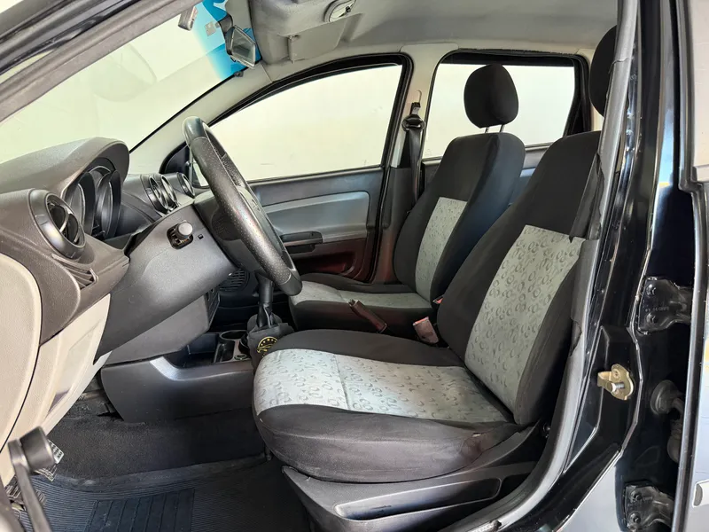 Ford Fiesta Hatch Preto
