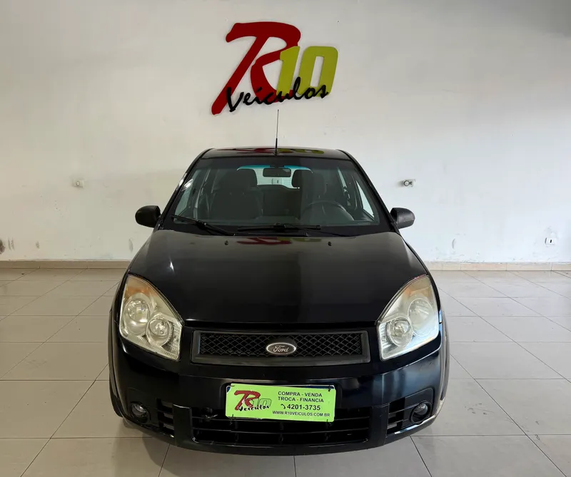 Ford Fiesta Hatch Preto