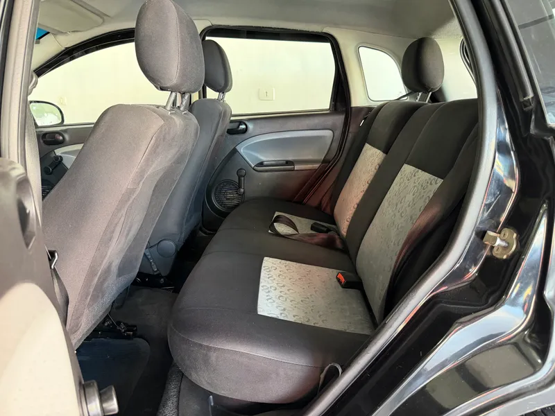 Ford Fiesta Hatch Preto