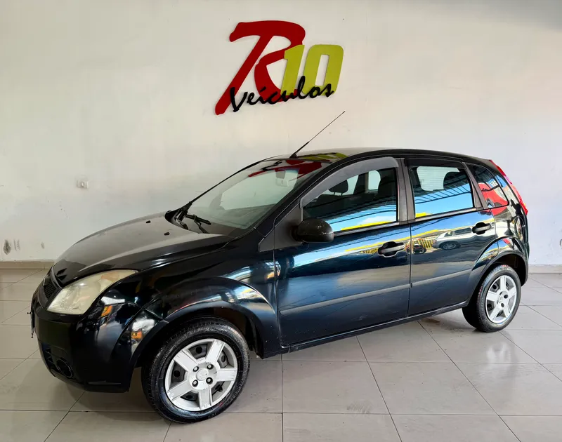Ford Fiesta Hatch Preto