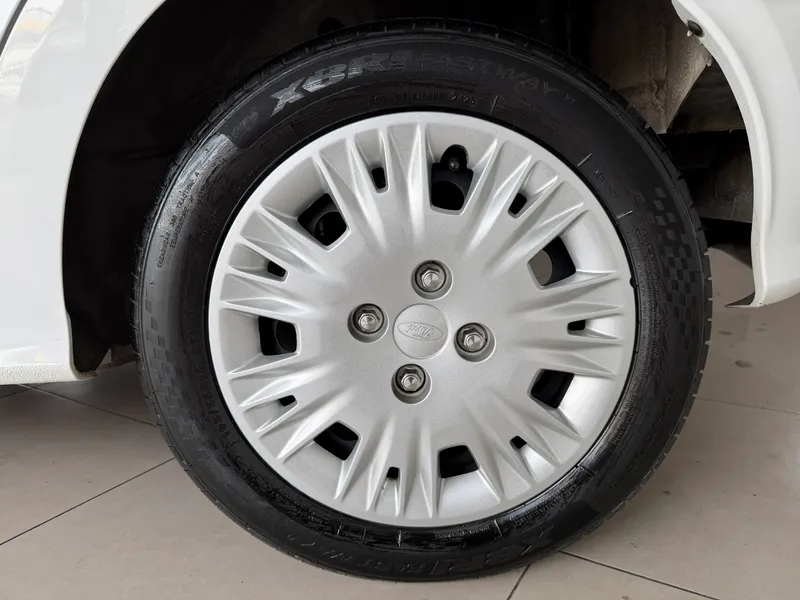 Ford Ka Hatch Branco