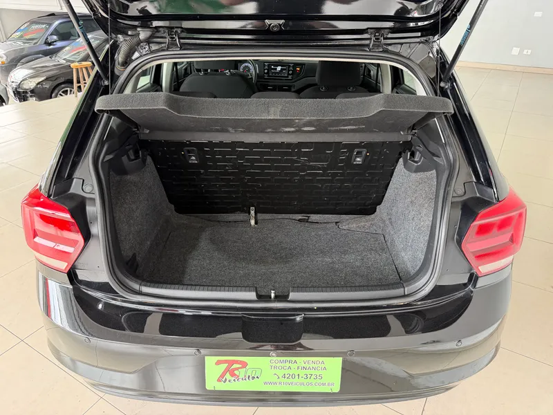 Volkswagen Polo Preto