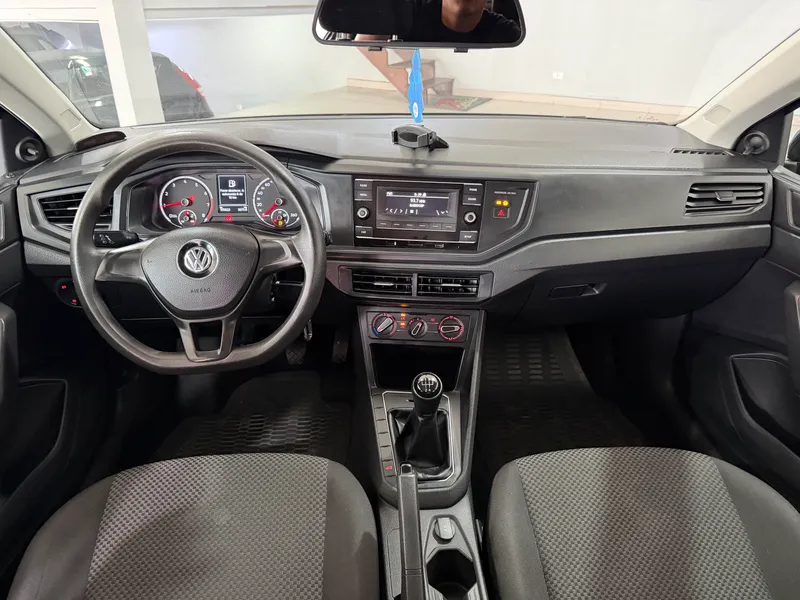 Volkswagen Polo Preto