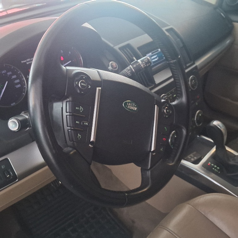 Land Rover Freelander 2 Preto