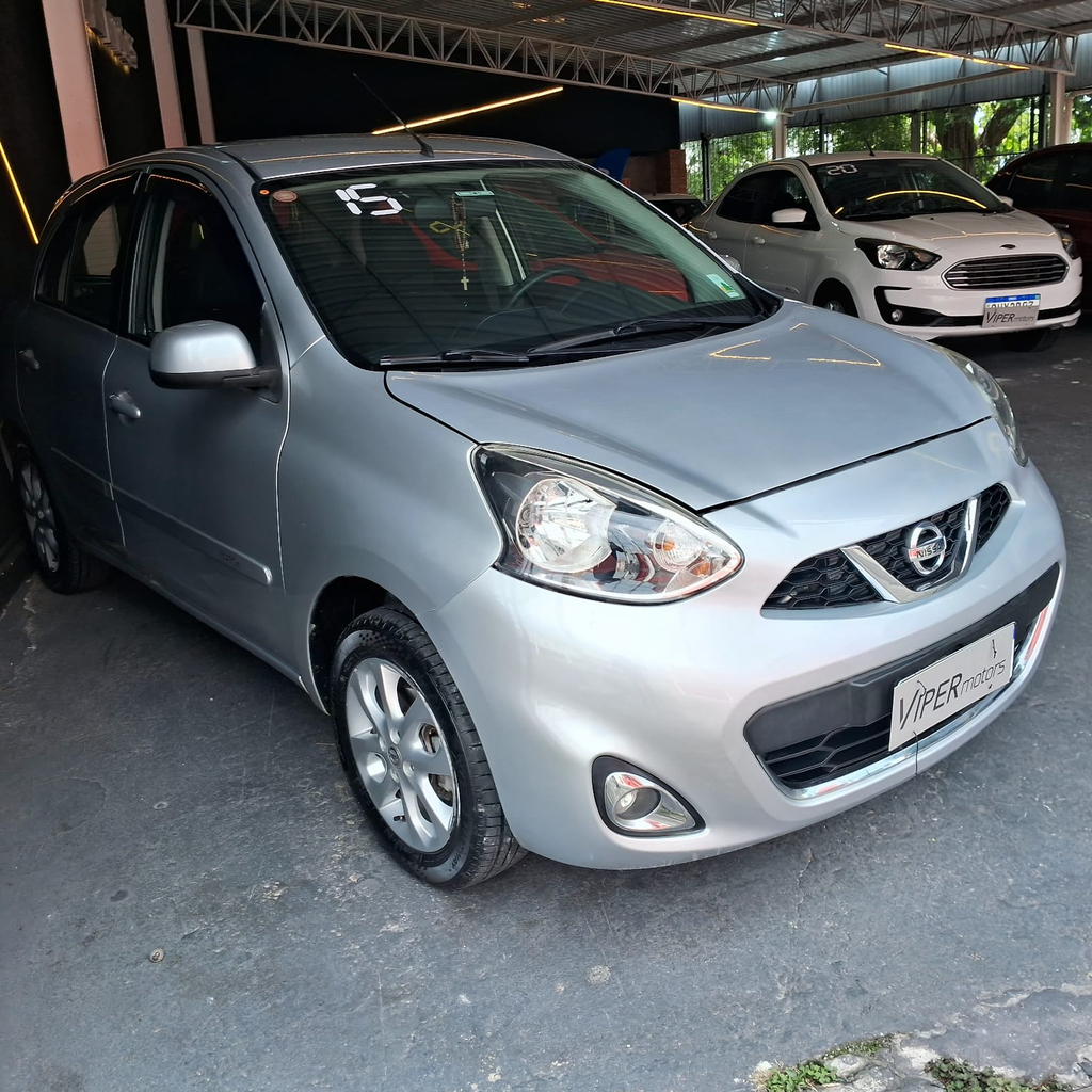 Nissan March Prata