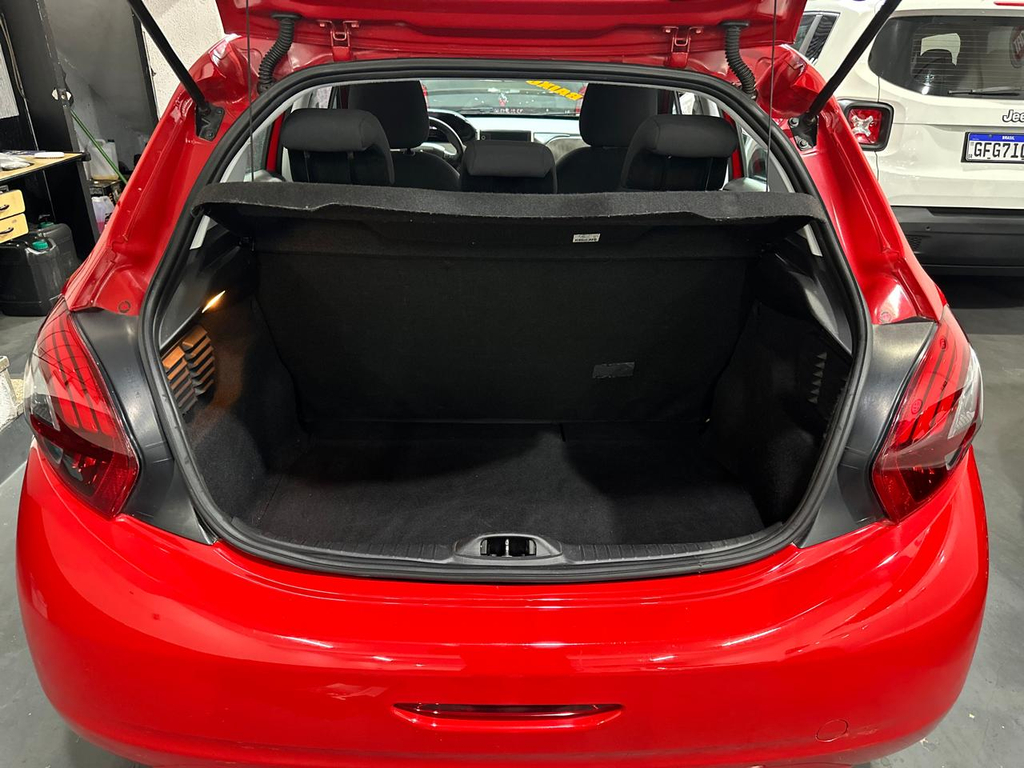 Peugeot 208 Vermelho