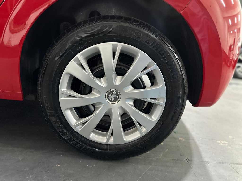 Peugeot 208 Vermelho