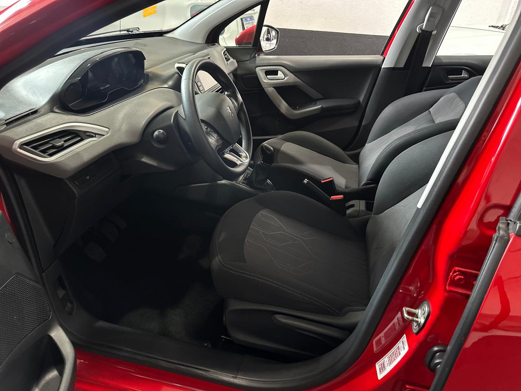 Peugeot 208 Vermelho