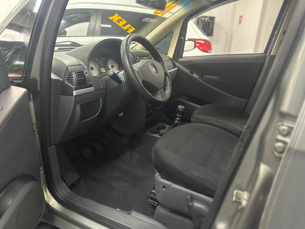 Fiat Idea Cinza