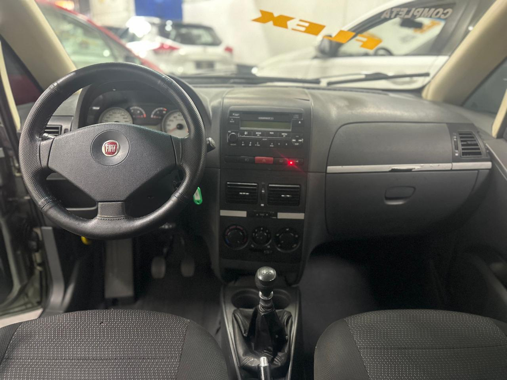 Fiat Idea Cinza