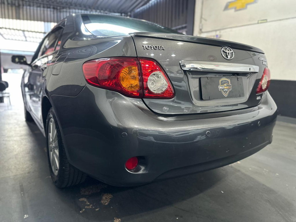 Toyota Corolla Altis Cinza