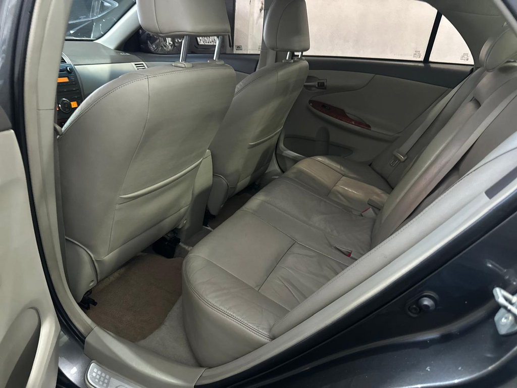 Toyota Corolla Altis Cinza