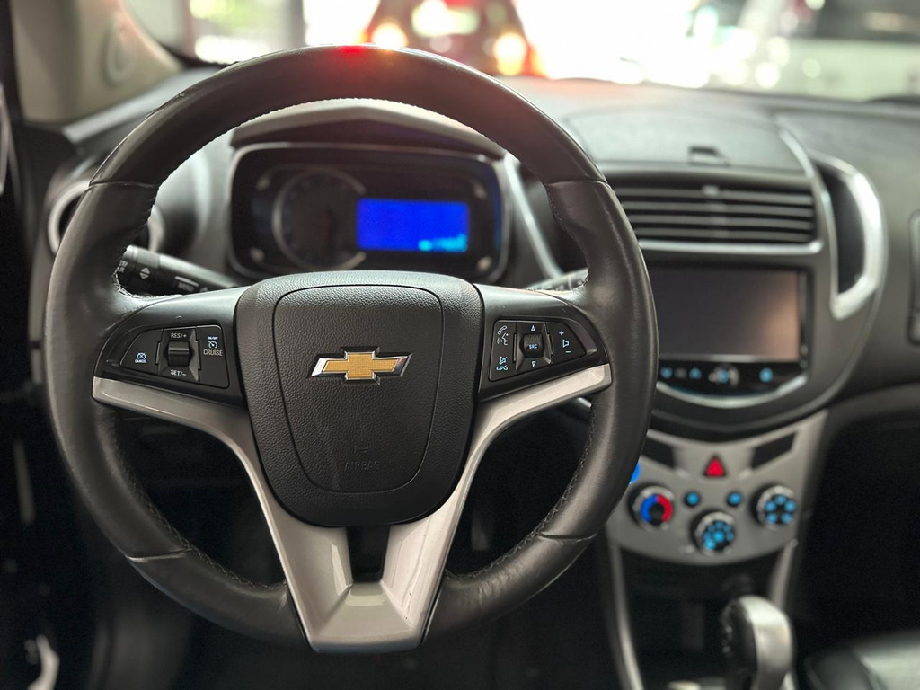 Chevrolet Tracker Preto