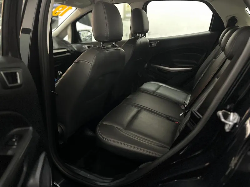 Ford EcoSport Preto