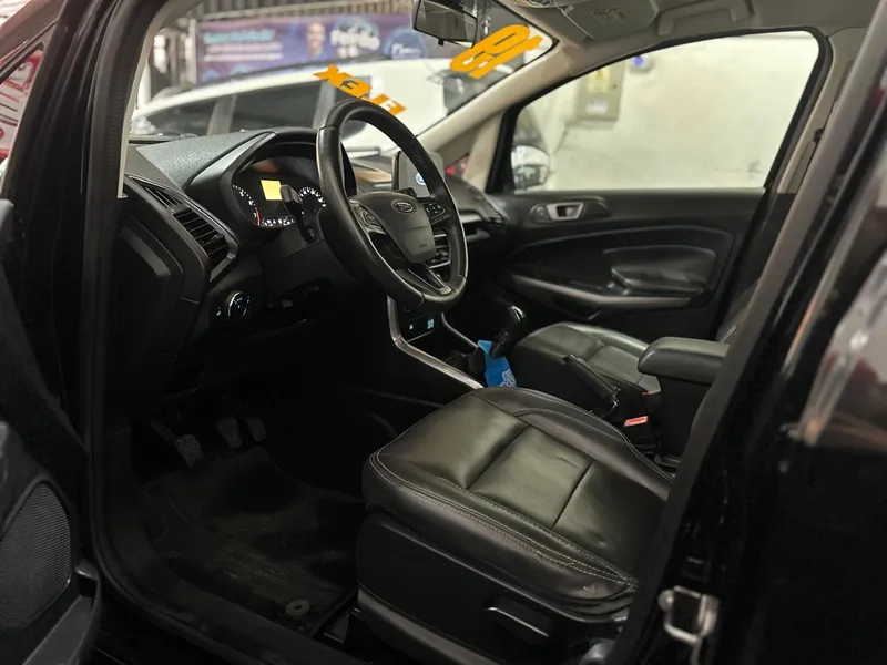 Ford EcoSport Preto