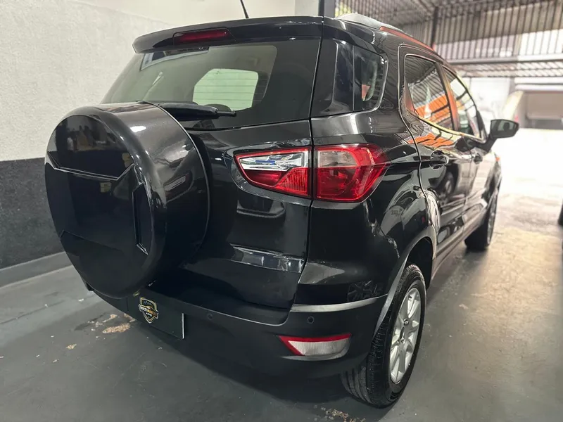 Ford EcoSport Preto