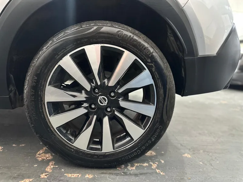Nissan Kicks Prata