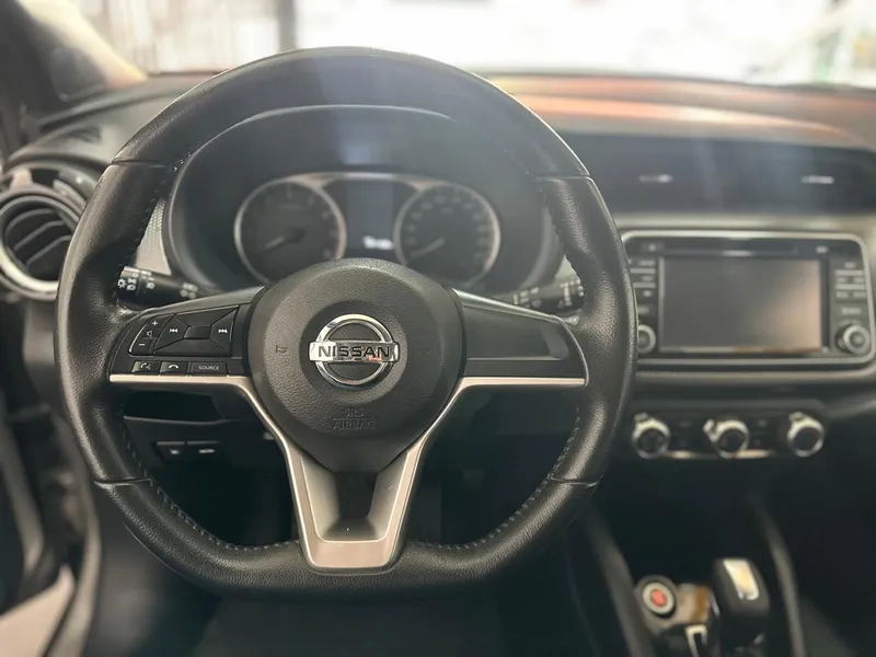 Nissan Kicks Prata
