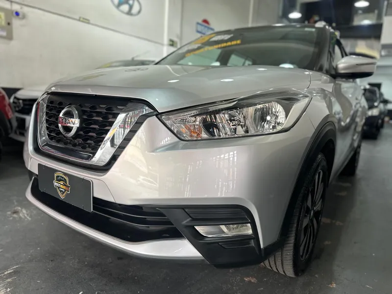 Nissan Kicks Prata