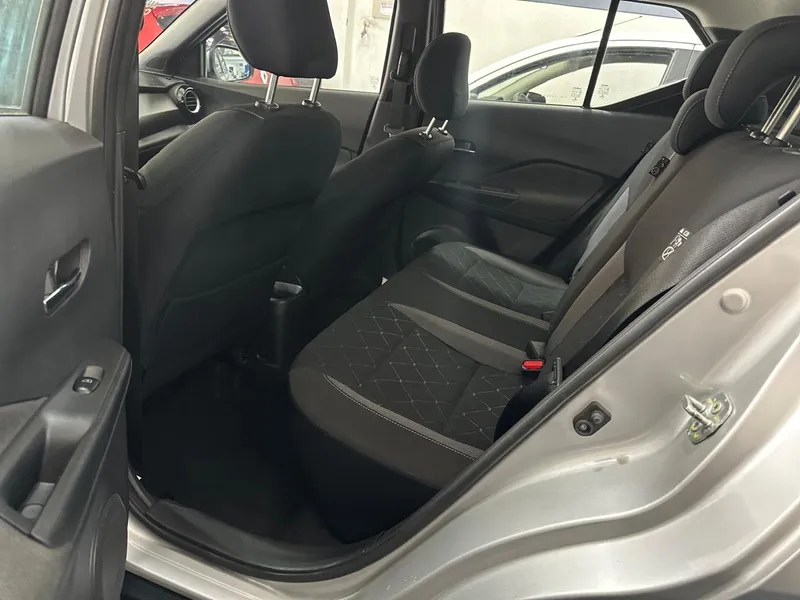 Nissan Kicks Prata