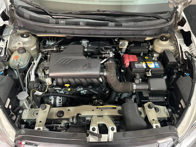 Nissan Kicks Prata