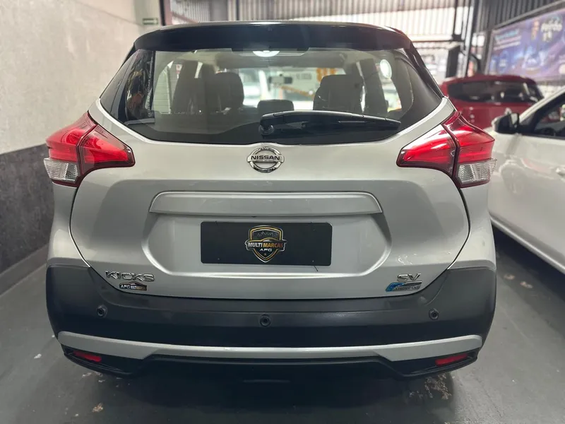 Nissan Kicks Prata