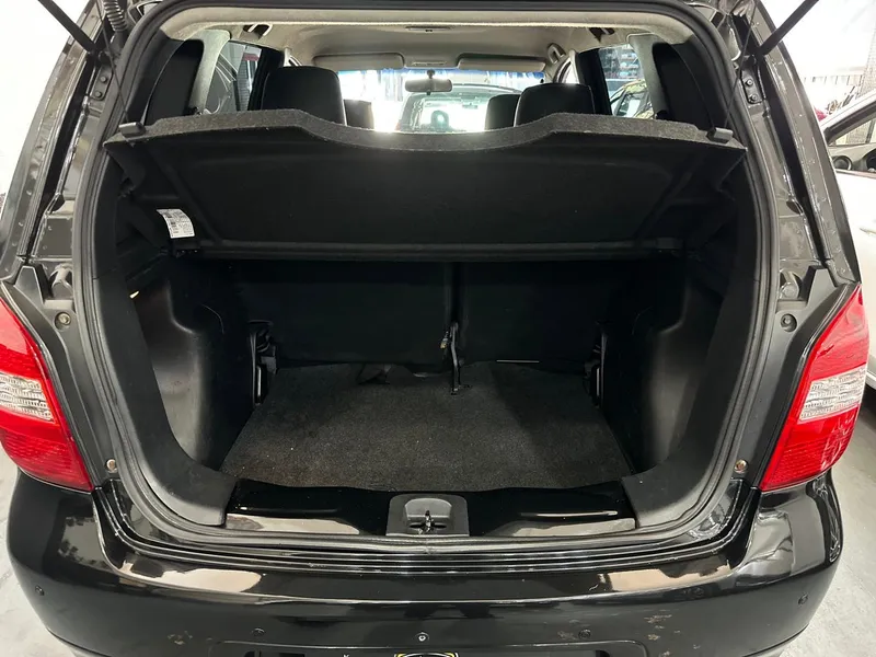 Nissan Livina Preto