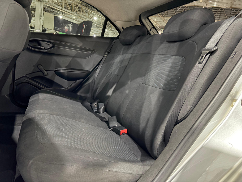 Chevrolet Onix Prata
