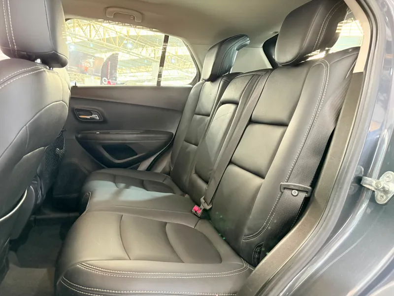 Chevrolet Tracker Cinza