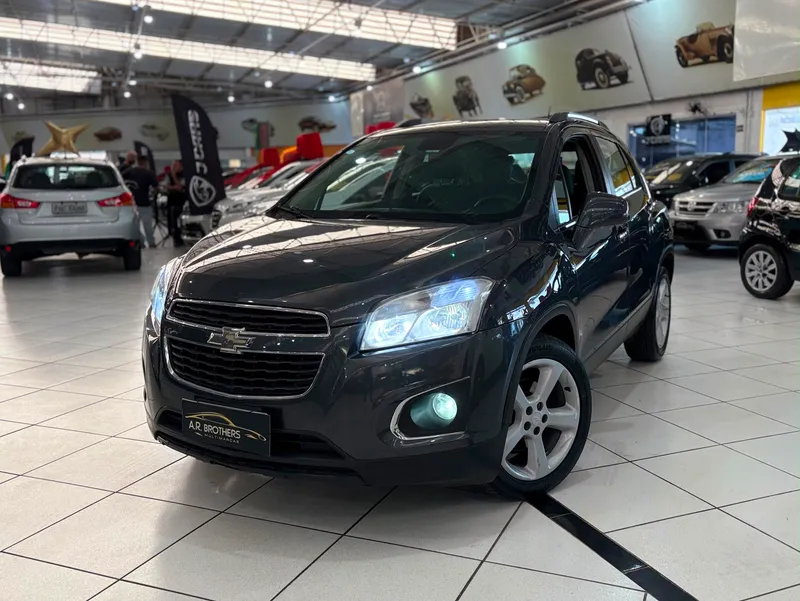 Chevrolet Tracker Cinza