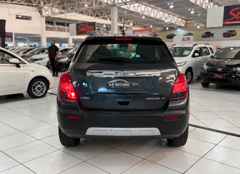 Chevrolet Tracker Cinza