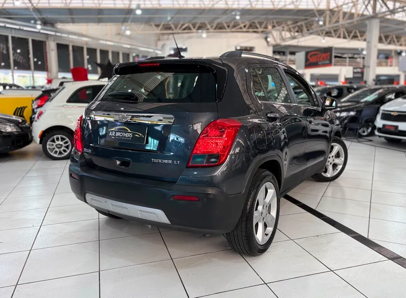 Chevrolet Tracker Cinza