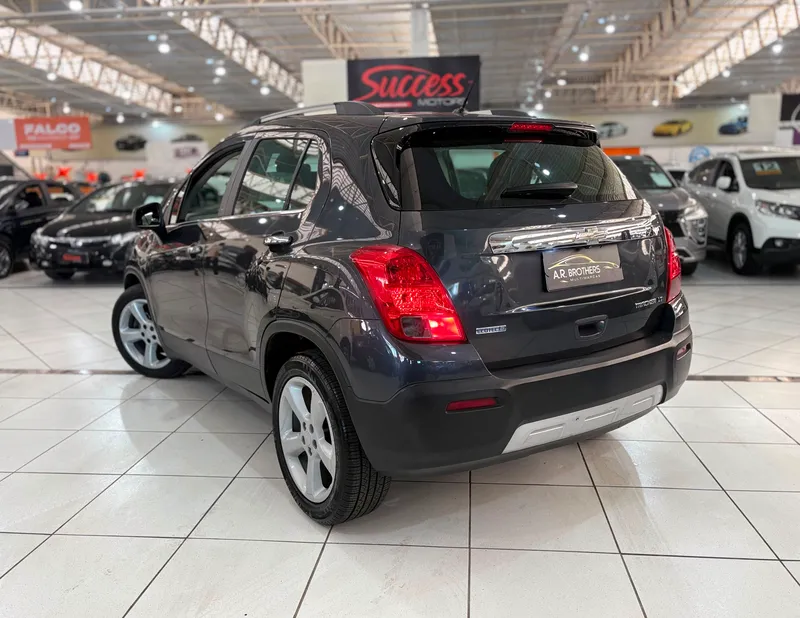 Chevrolet Tracker Cinza