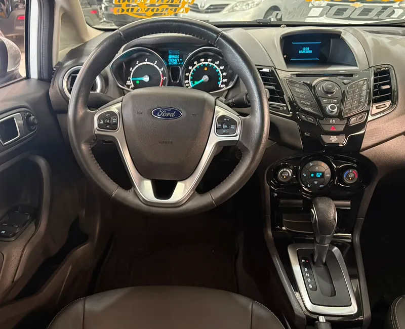 Ford Fiesta Sedan Branco