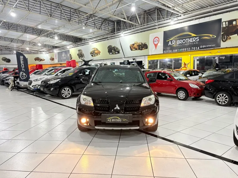 Mitsubishi Airtrek Preto