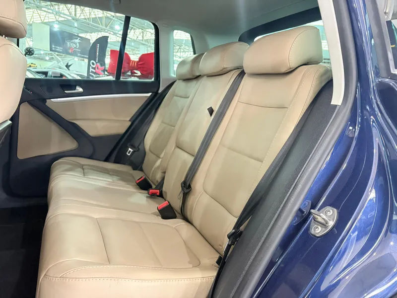 Volkswagen Tiguan Azul