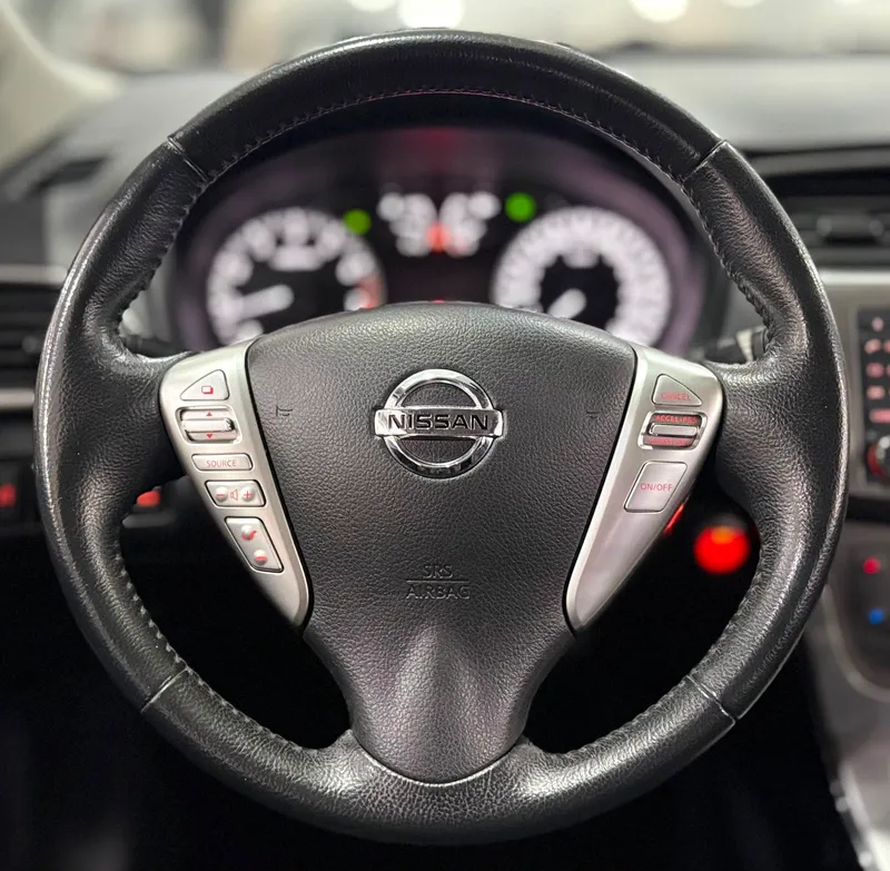 Nissan Sentra Prata