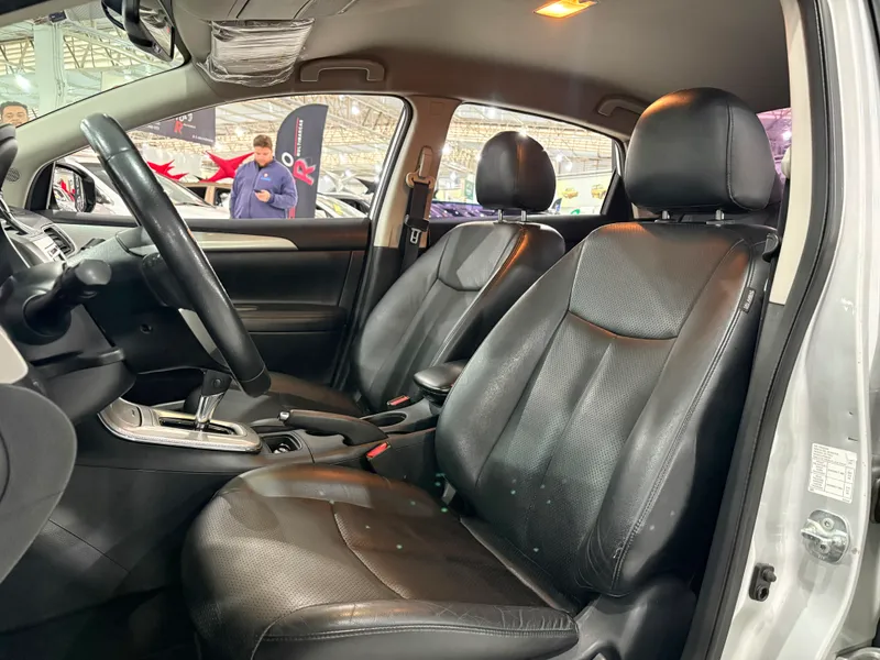 Nissan Sentra Prata