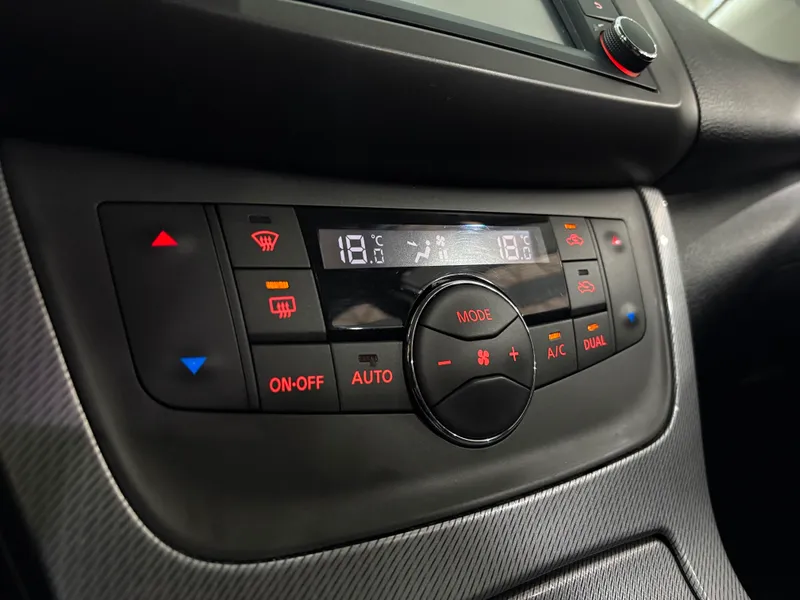 Nissan Sentra Prata
